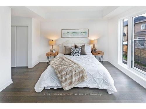 229-3070 Sixth Line, Oakville, ON - Indoor Photo Showing Bedroom