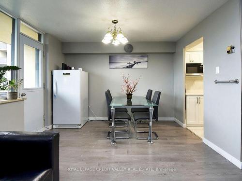 410-5 Frith Rd, Toronto, ON - Indoor Photo Showing Dining Room