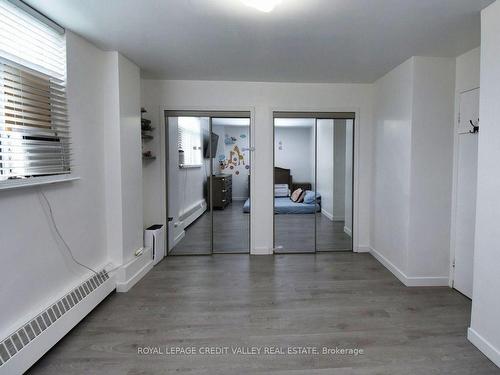 410-5 Frith Rd, Toronto, ON - Indoor Photo Showing Other Room