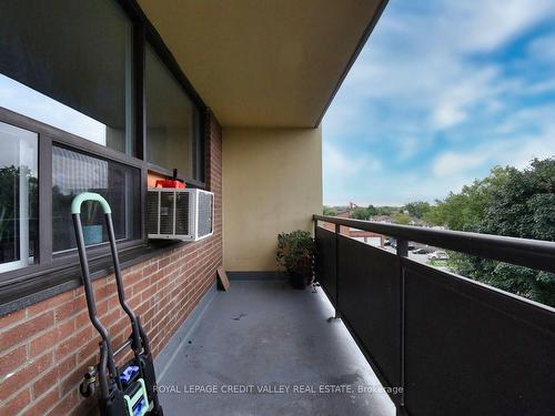 410-5 Frith Rd, Toronto, ON - Outdoor With Balcony With Exterior