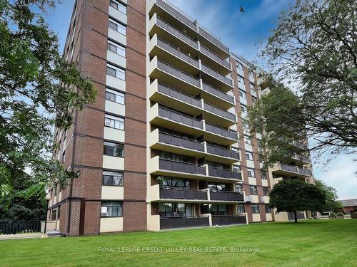 410-5 Frith Rd, Toronto, ON - Outdoor With Balcony With Facade