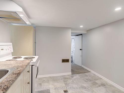 Bsmt-47 Harvey St, Hamilton, ON - Indoor Photo Showing Laundry Room