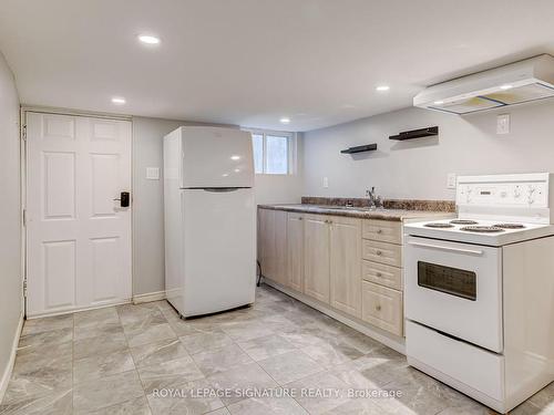 Bsmt-47 Harvey St, Hamilton, ON - Indoor Photo Showing Kitchen