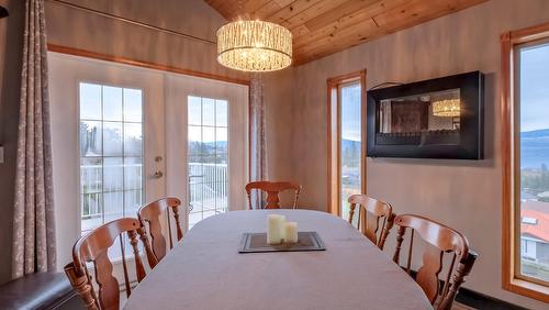 1108 Menu Road, West Kelowna, BC - Indoor Photo Showing Dining Room