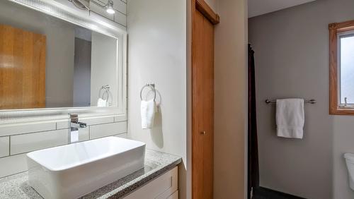 1108 Menu Road, West Kelowna, BC - Indoor Photo Showing Bathroom