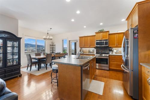 13044 Lake Hill Drive, Lake Country, BC - Indoor Photo Showing Kitchen With Stainless Steel Kitchen With Double Sink