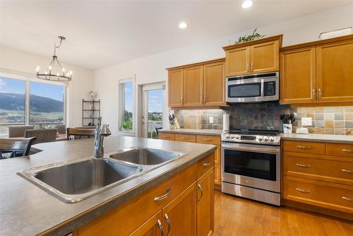 13044 Lake Hill Drive, Lake Country, BC - Indoor Photo Showing Kitchen With Double Sink