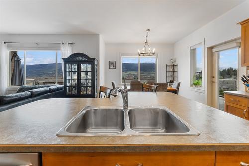 13044 Lake Hill Drive, Lake Country, BC - Indoor Photo Showing Kitchen With Double Sink