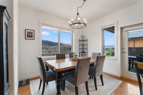 13044 Lake Hill Drive, Lake Country, BC - Indoor Photo Showing Dining Room