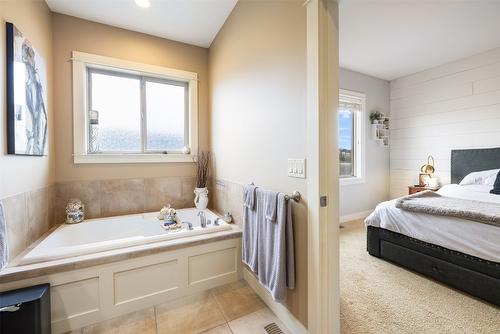 13044 Lake Hill Drive, Lake Country, BC - Indoor Photo Showing Bathroom