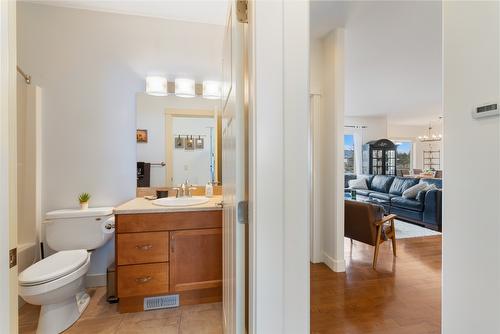 13044 Lake Hill Drive, Lake Country, BC - Indoor Photo Showing Bathroom