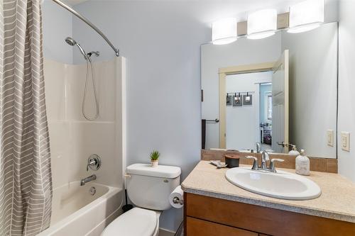 13044 Lake Hill Drive, Lake Country, BC - Indoor Photo Showing Bathroom