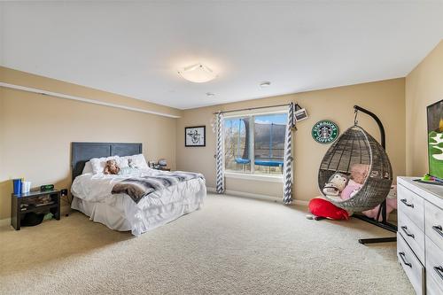 13044 Lake Hill Drive, Lake Country, BC - Indoor Photo Showing Bedroom