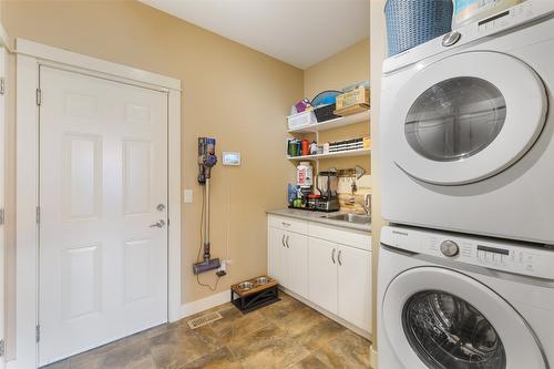 13044 Lake Hill Drive, Lake Country, BC - Indoor Photo Showing Laundry Room