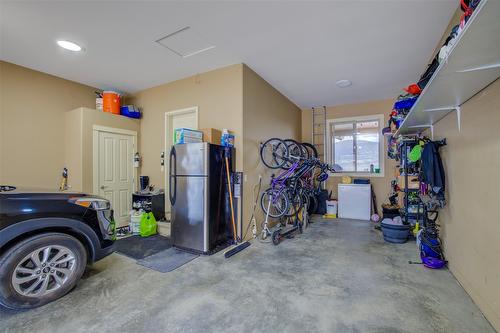 13044 Lake Hill Drive, Lake Country, BC - Indoor Photo Showing Garage