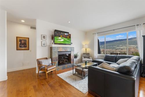 13044 Lake Hill Drive, Lake Country, BC - Indoor Photo Showing Living Room With Fireplace