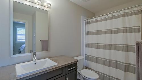 111-700 Martin Avenue, Kelowna, BC - Indoor Photo Showing Bathroom