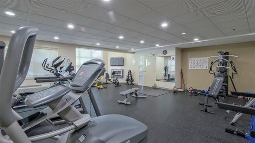 111-700 Martin Avenue, Kelowna, BC - Indoor Photo Showing Gym Room