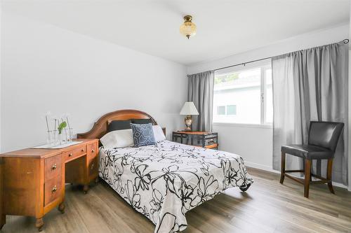 120-1255 Raymer Avenue, Kelowna, BC - Indoor Photo Showing Bedroom