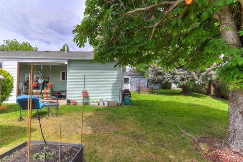 120-1255 Raymer Avenue, Kelowna, BC - Outdoor