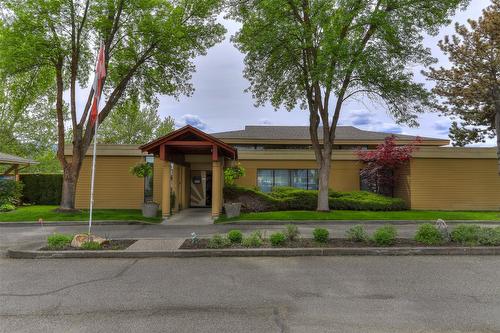 120-1255 Raymer Avenue, Kelowna, BC - Outdoor With Facade