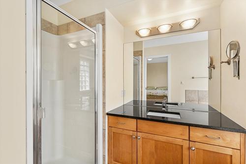 2243 Shannon Hills Place, West Kelowna, BC - Indoor Photo Showing Bathroom