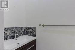 Main Floor 2pc Bathroom - 