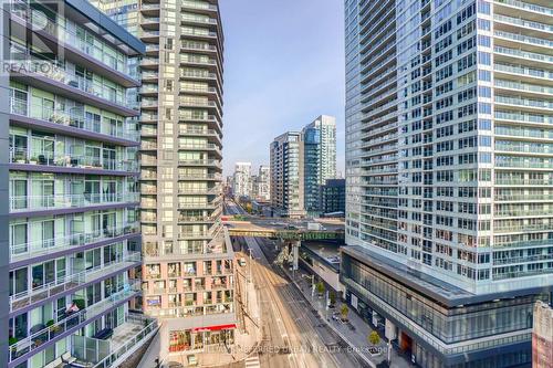 1102 - 600 Fleet Street, Toronto (Niagara), ON - Outdoor With Facade