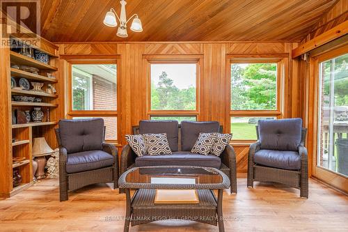 1755 Golf Link Road, Tiny, ON - Indoor Photo Showing Living Room