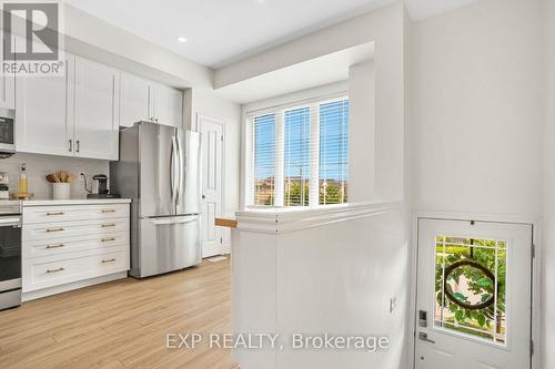 59 Edenrock Drive, Hamilton (Stoney Creek), ON - Indoor Photo Showing Kitchen