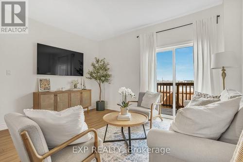 59 Edenrock Drive, Hamilton (Stoney Creek), ON - Indoor Photo Showing Living Room