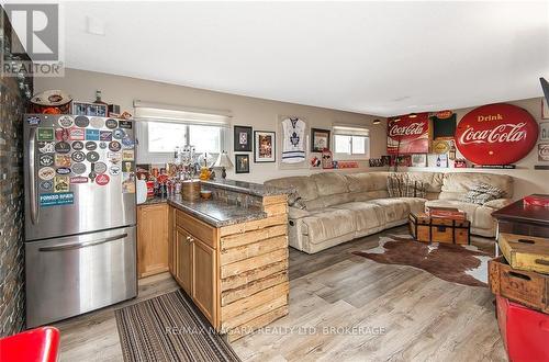 442 Barrick Road, Port Colborne (Main Street), ON - Indoor Photo Showing Living Room