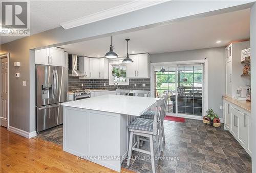 442 Barrick Road, Port Colborne, ON - Indoor Photo Showing Kitchen With Upgraded Kitchen