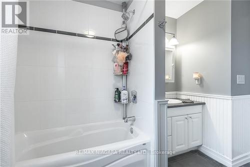 442 Barrick Road, Port Colborne, ON - Indoor Photo Showing Bathroom