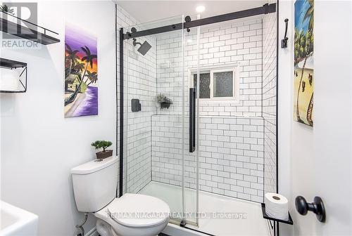 442 Barrick Road, Port Colborne, ON - Indoor Photo Showing Bathroom