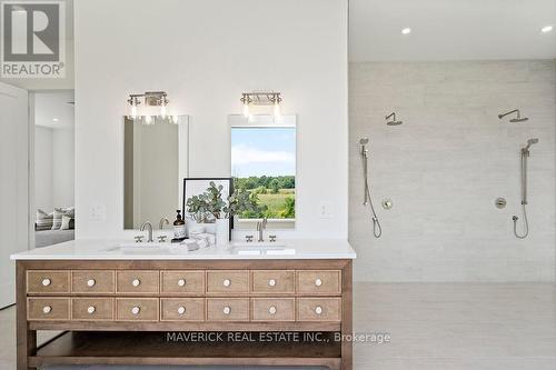 31112 Fingal Line, Dutton/Dunwich (Iona), ON - Indoor Photo Showing Bathroom