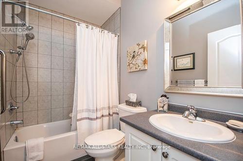 20 Deacon Crescent, Kawartha Lakes (Lindsay), ON - Indoor Photo Showing Bathroom