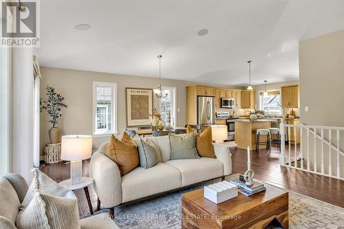 116 - 301 Carnegie Avenue, Peterborough (Northcrest), ON - Indoor Photo Showing Living Room