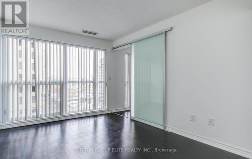 604 - 386 Yonge Street, Toronto, ON - Indoor Photo Showing Other Room