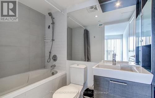 604 - 386 Yonge Street, Toronto, ON - Indoor Photo Showing Bathroom