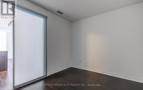 604 - 386 Yonge Street, Toronto, ON - Indoor Photo Showing Other Room