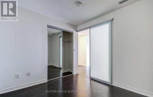 604 - 386 Yonge Street, Toronto, ON - Indoor Photo Showing Other Room