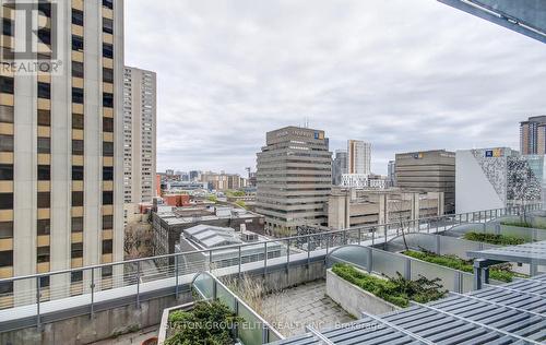 604 - 386 Yonge Street, Toronto, ON - Outdoor With Facade