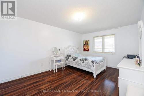 48 Monabelle Crescent, Brampton (Vales Of Castlemore North), ON - Indoor Photo Showing Bedroom