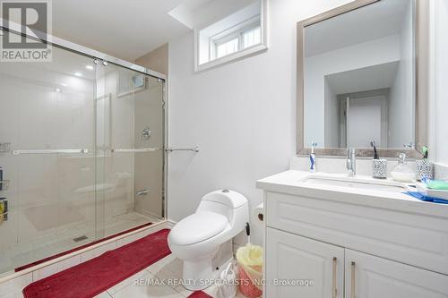 48 Monabelle Crescent, Brampton (Vales Of Castlemore North), ON - Indoor Photo Showing Bathroom