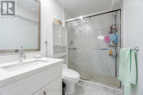 48 Monabelle Crescent, Brampton (Vales Of Castlemore North), ON - Indoor Photo Showing Bathroom