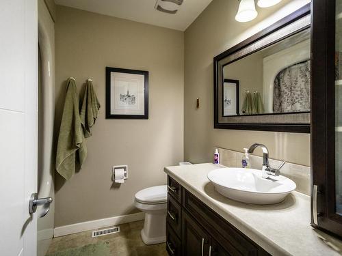 224 Cypress Ave, Kamloops, BC - Indoor Photo Showing Bathroom