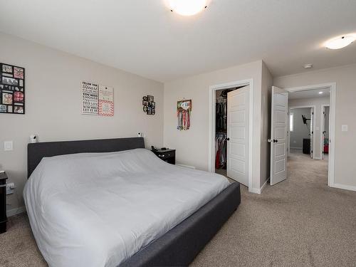 814 Invermere Crt, Kamloops, BC - Indoor Photo Showing Bedroom