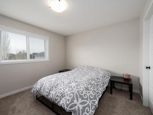 814 Invermere Crt, Kamloops, BC - Indoor Photo Showing Bedroom