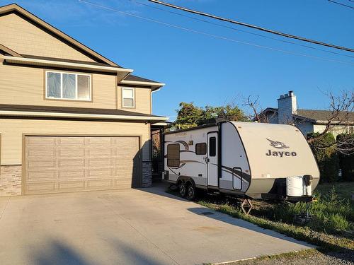 814 Invermere Crt, Kamloops, BC - Outdoor